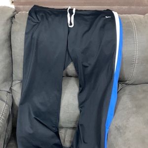 Men’s Nike sweatpants 💙
